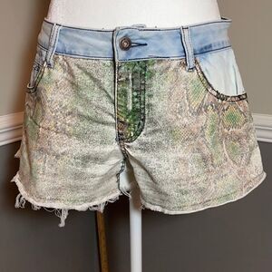 ADORABLE TRENDY Dana Ashkenazi Jean Shorts